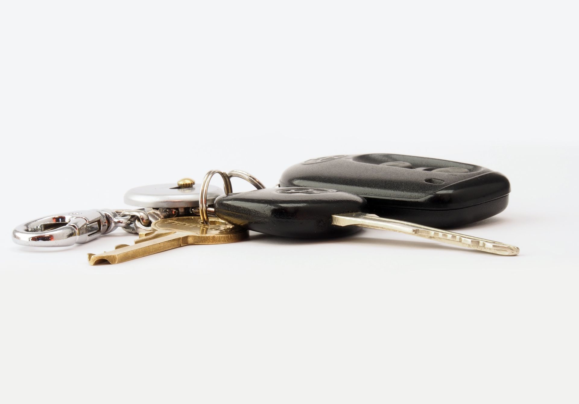 Replacement Toyota car keys and remote fobs supplied by mobile auto locksmiths