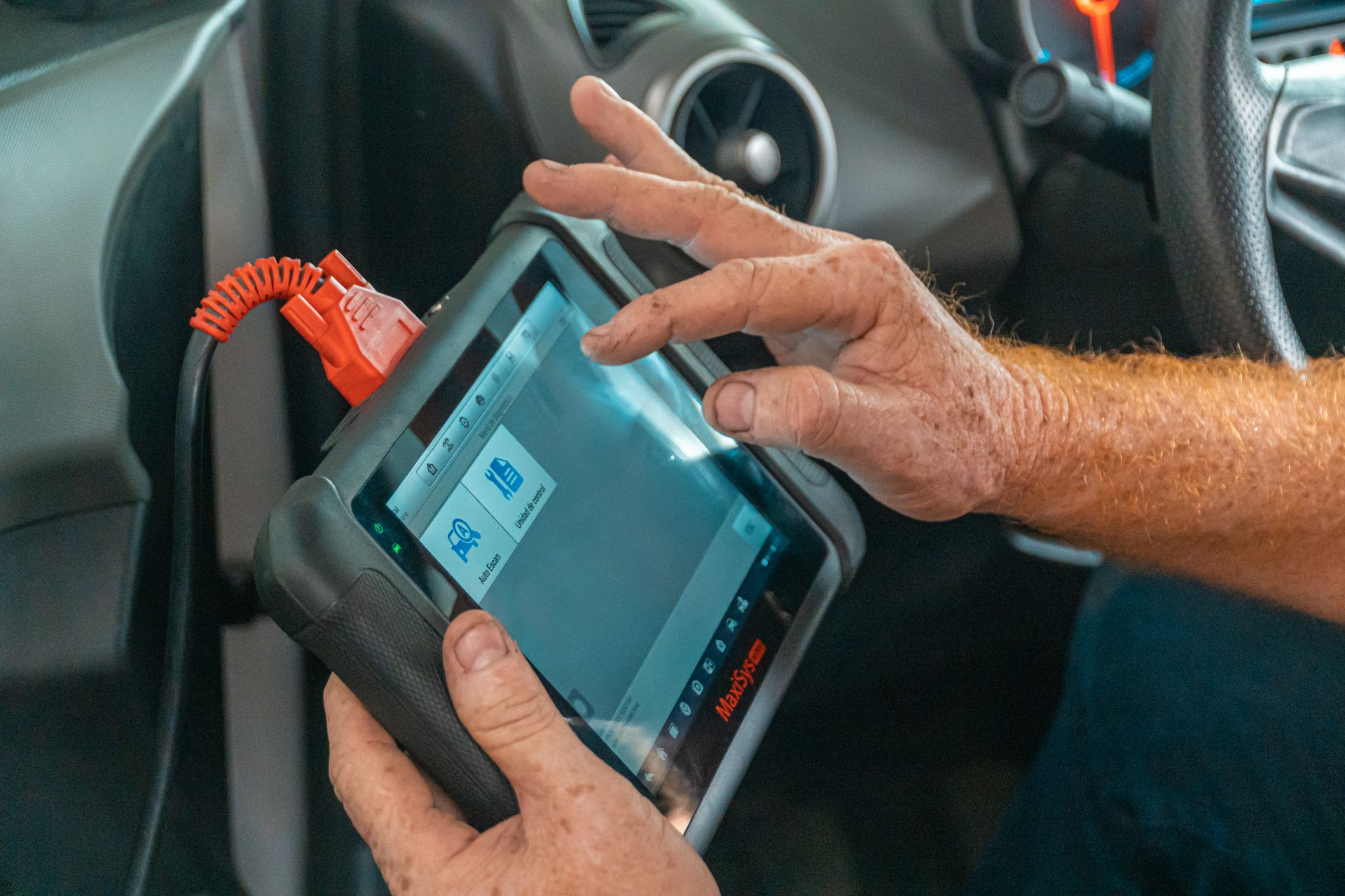 Professional vehicle diagnostic and ECU reprogramming equipment used by Excalibur Auto Locksmiths